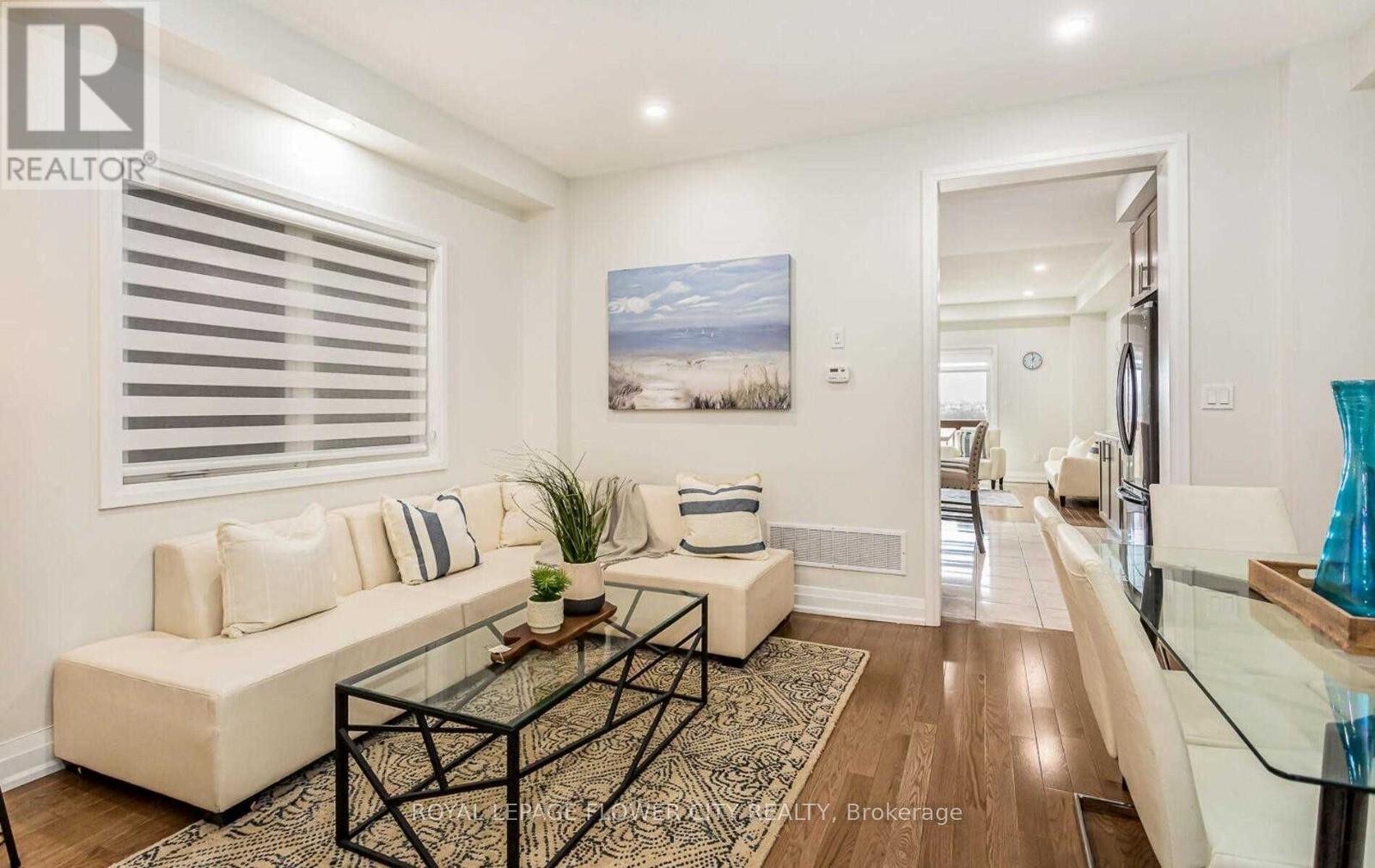 11 Dalbeattie Drive, Brampton, Ontario  L6Y 0E3 - Photo 7 - W12525602