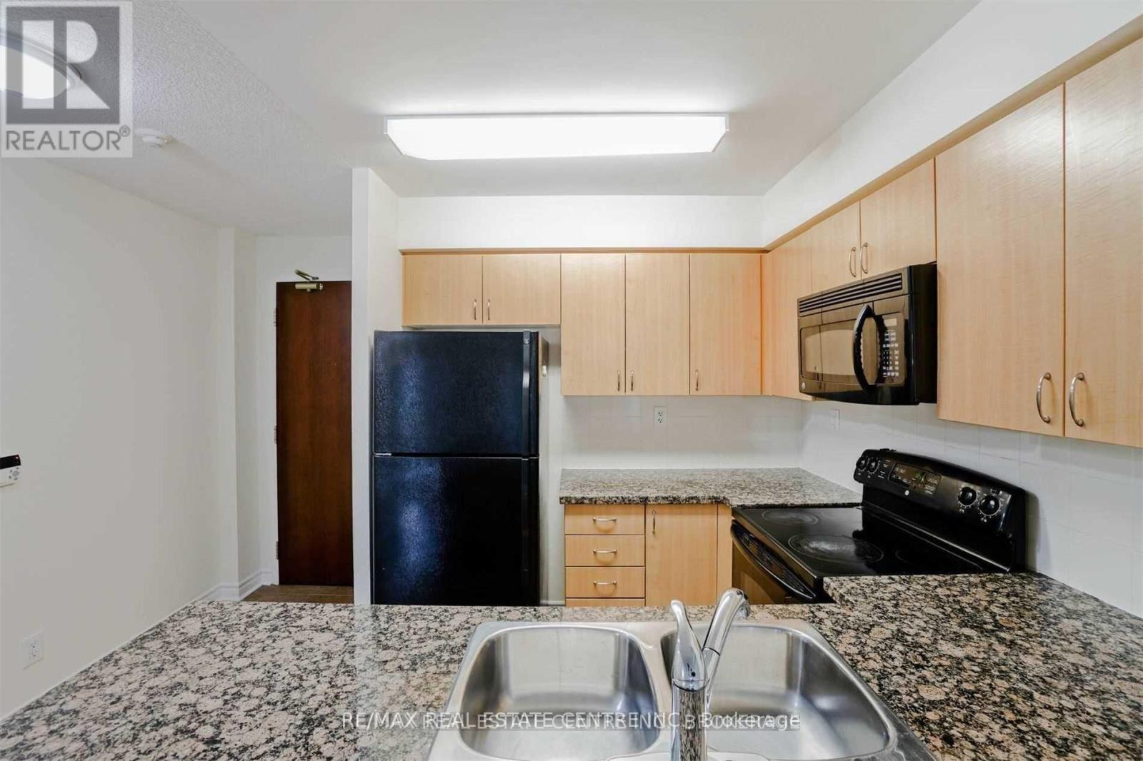 705 - 5 Michael Power Place, Toronto, Ontario  M9A 0A3 - Photo 13 - W12525606