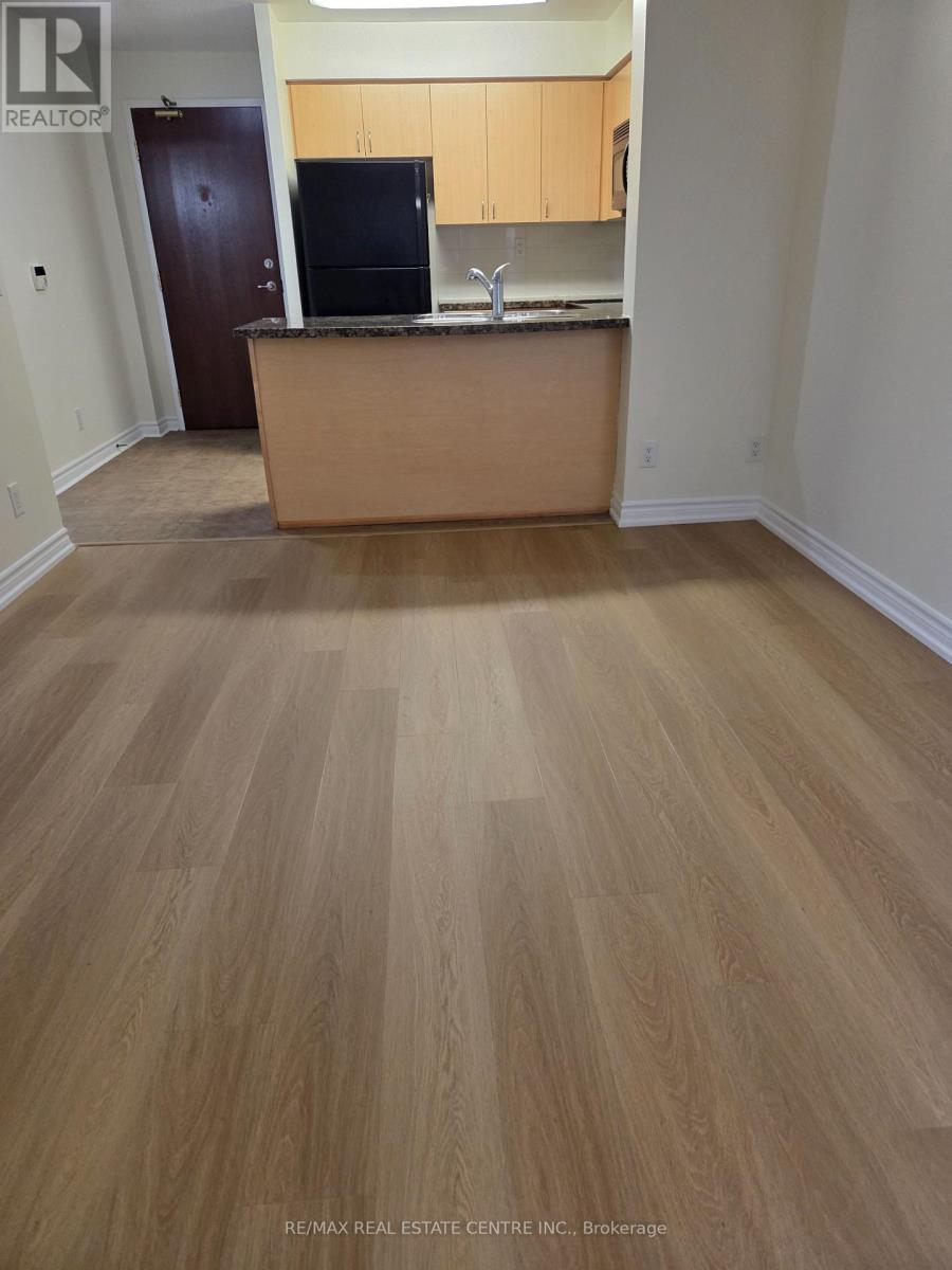 705 - 5 Michael Power Place, Toronto, Ontario  M9A 0A3 - Photo 28 - W12525606