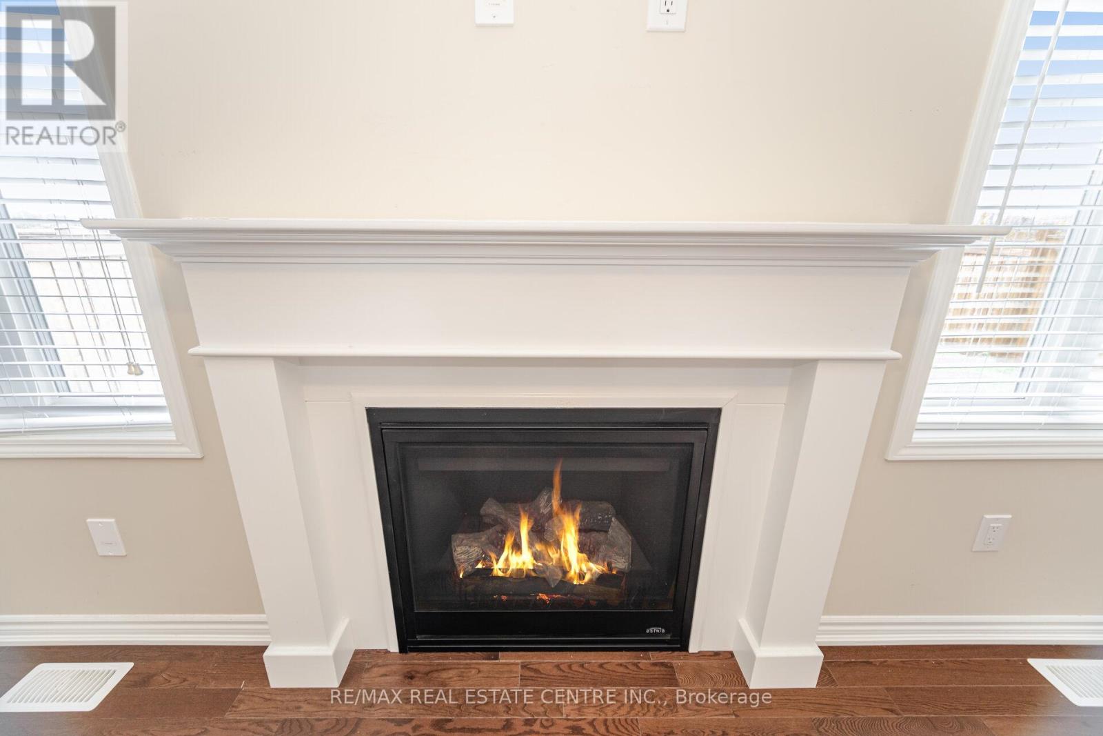 845 Aspen Terrace, Milton, Ontario L9E 1S1 - Photo 13 - W12525618