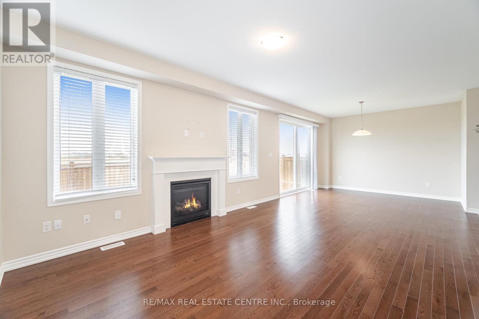 845 Aspen Terrace, Milton, Ontario L9E 1S1 - Photo 14 - W12525618