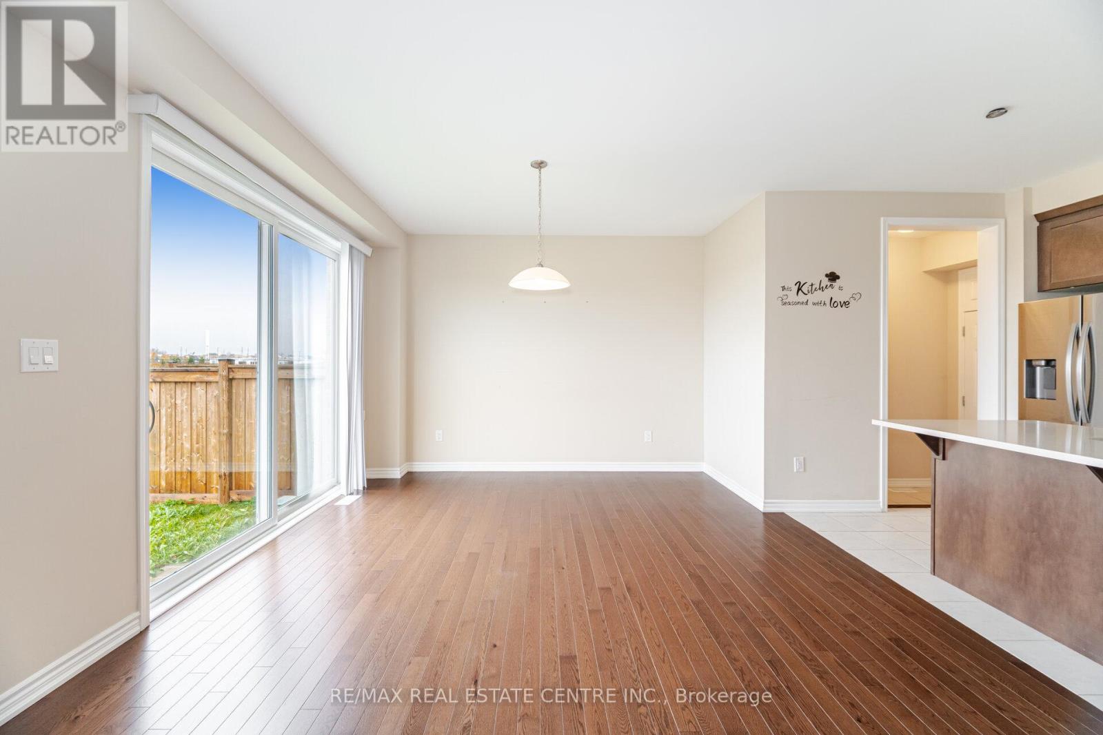 845 Aspen Terrace, Milton, Ontario L9E 1S1 - Photo 16 - W12525618