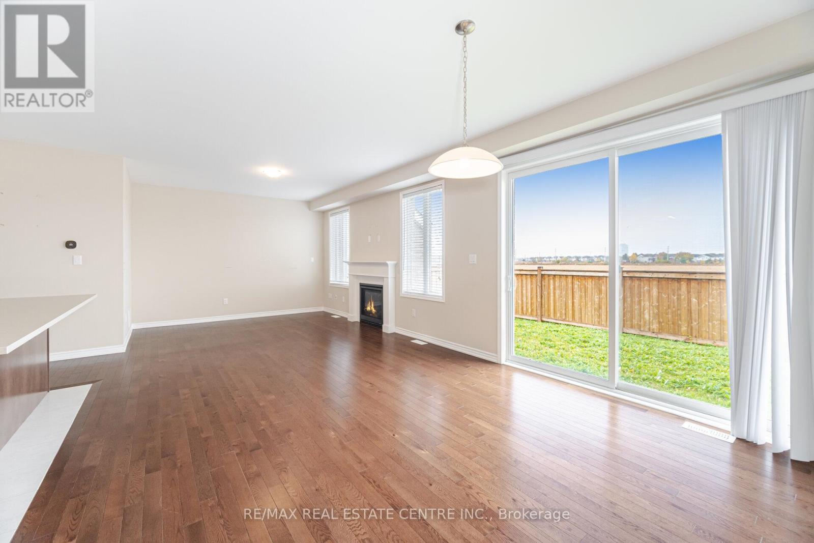 845 Aspen Terrace, Milton, Ontario L9E 1S1 - Photo 17 - W12525618