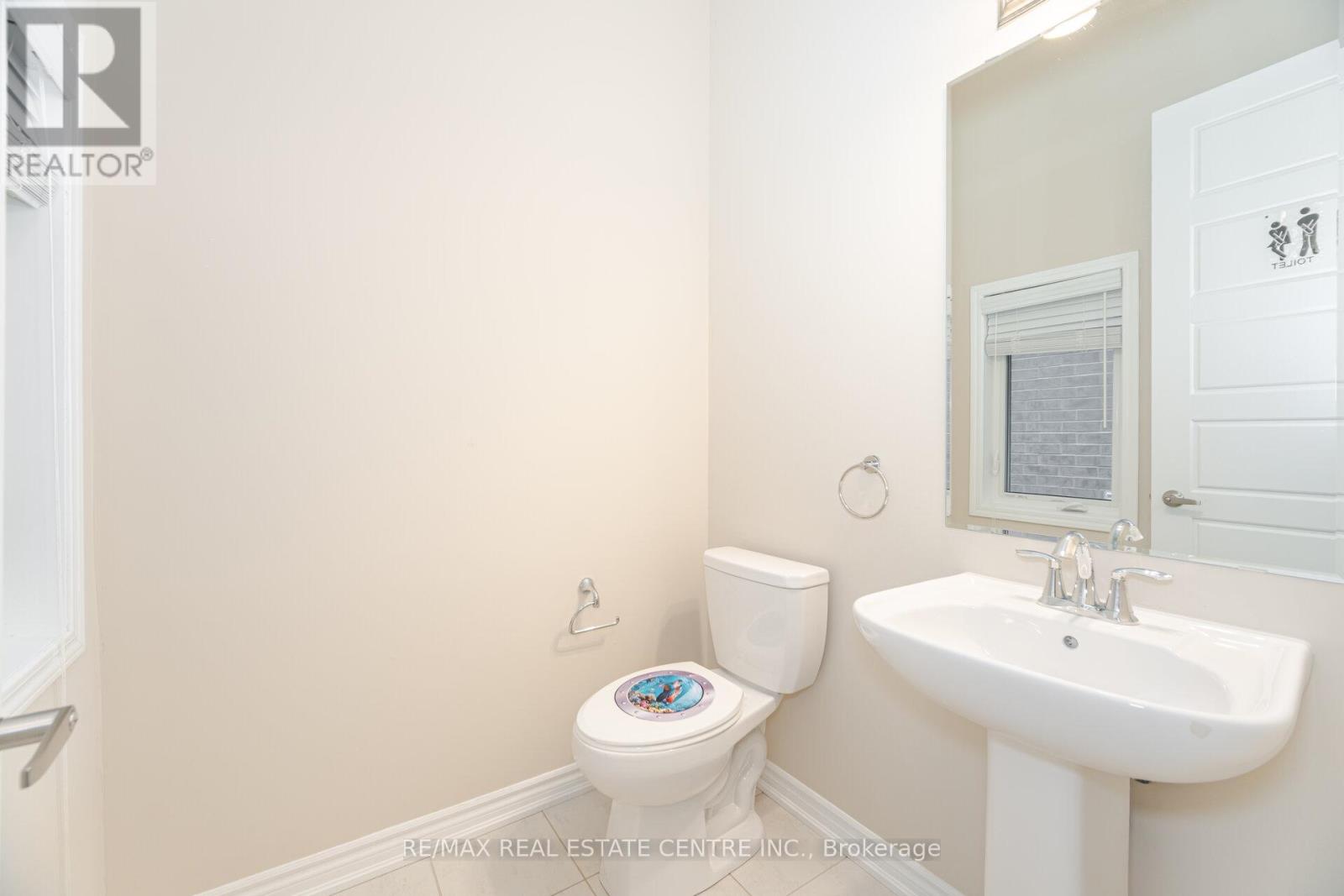 845 Aspen Terrace, Milton, Ontario L9E 1S1 - Photo 19 - W12525618