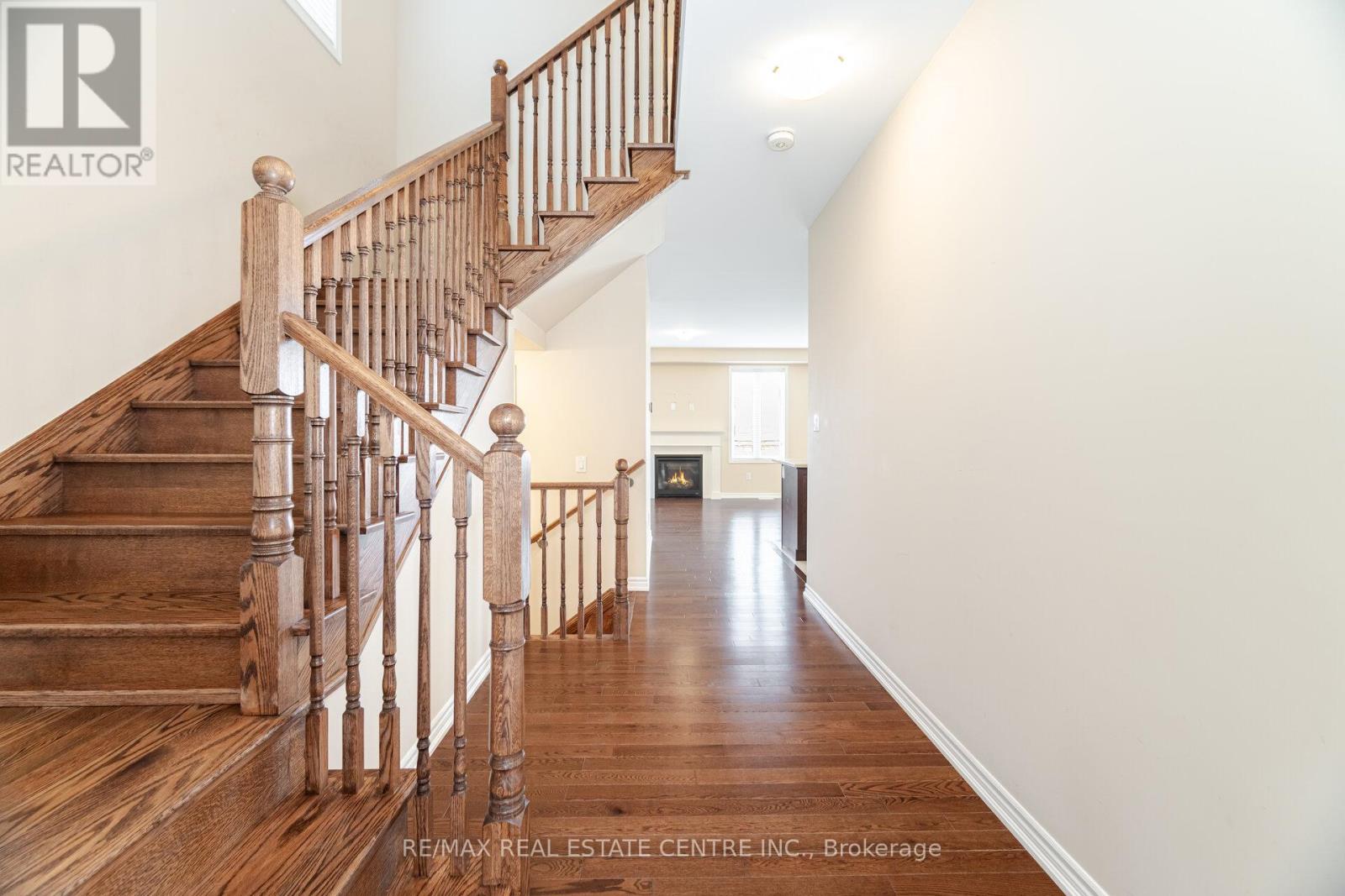 845 Aspen Terrace, Milton, Ontario L9E 1S1 - Photo 20 - W12525618