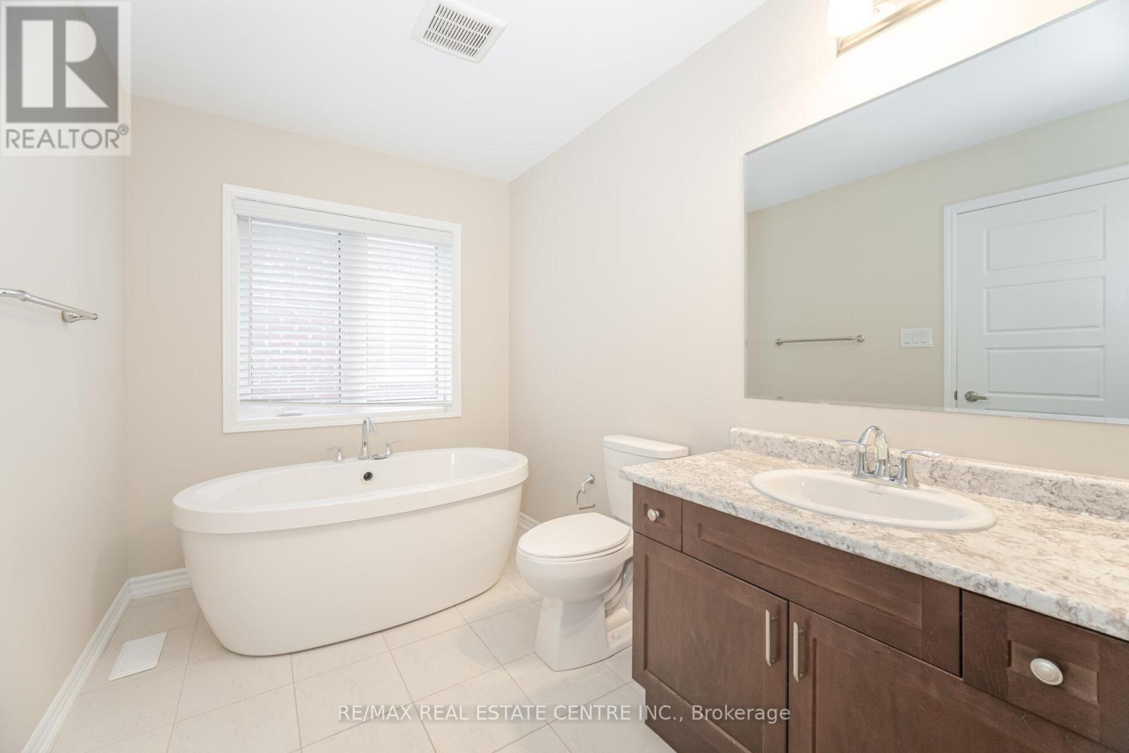 845 Aspen Terrace, Milton, Ontario L9E 1S1 - Photo 26 - W12525618