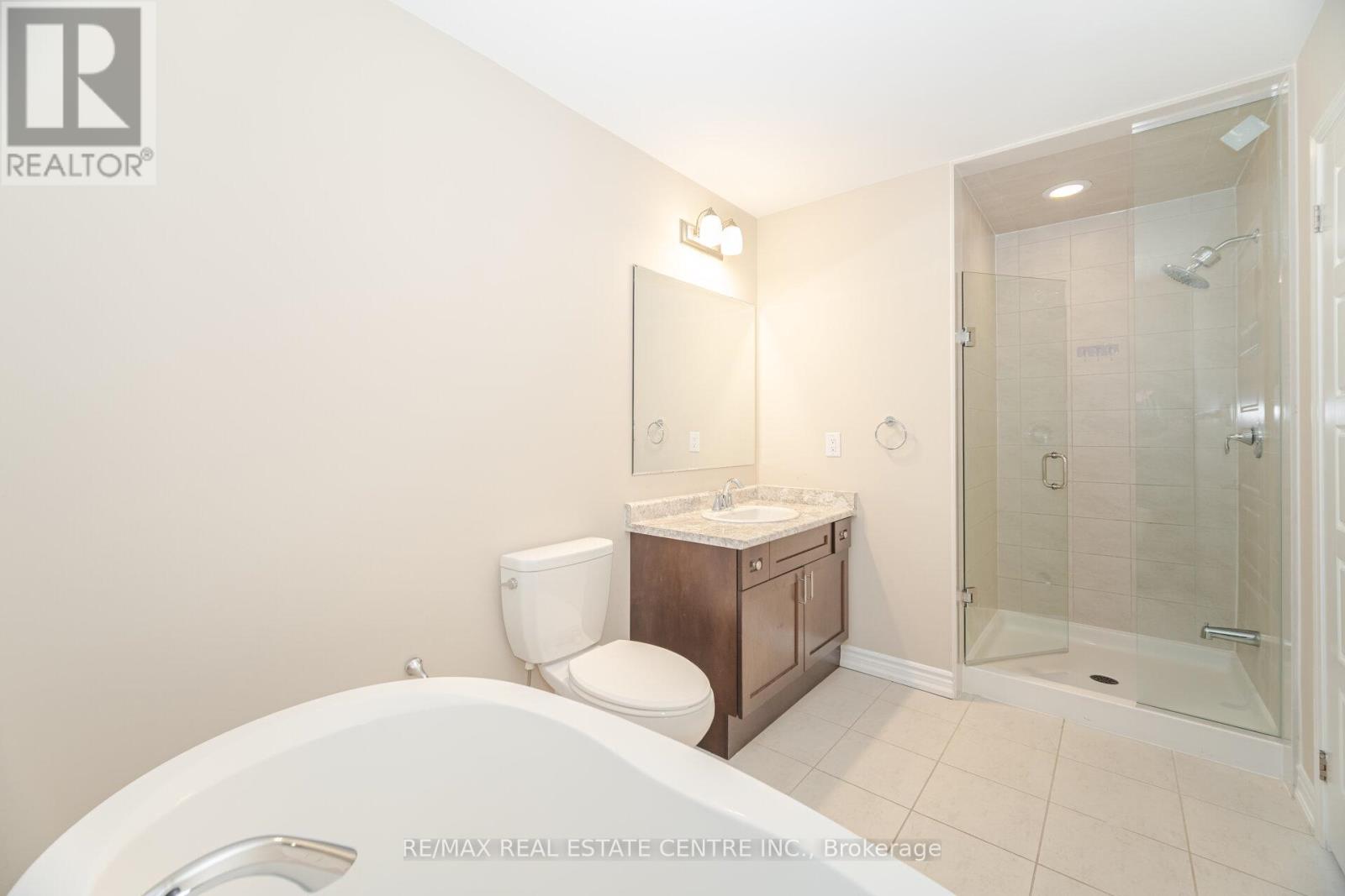 845 Aspen Terrace, Milton, Ontario L9E 1S1 - Photo 27 - W12525618