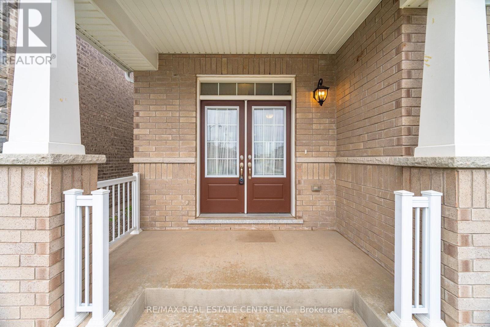 845 Aspen Terrace, Milton, Ontario L9E 1S1 - Photo 4 - W12525618