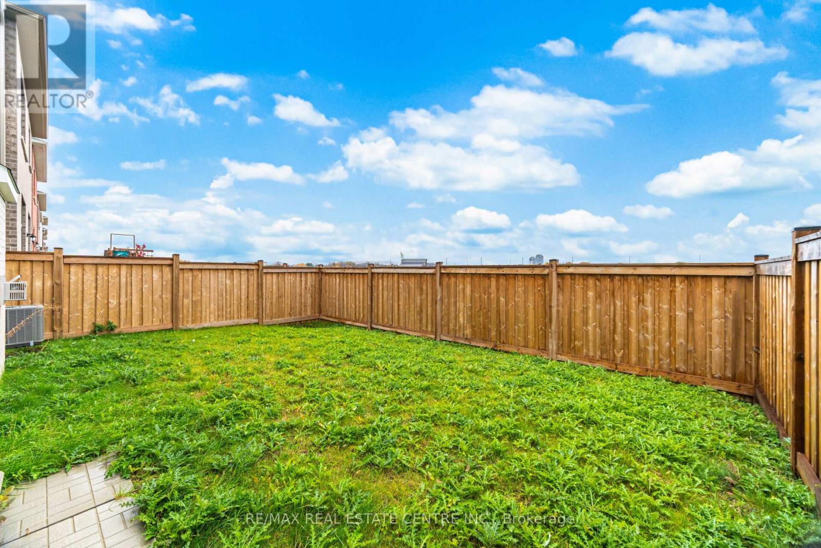 845 Aspen Terrace, Milton, Ontario L9E 1S1 - Photo 43 - W12525618