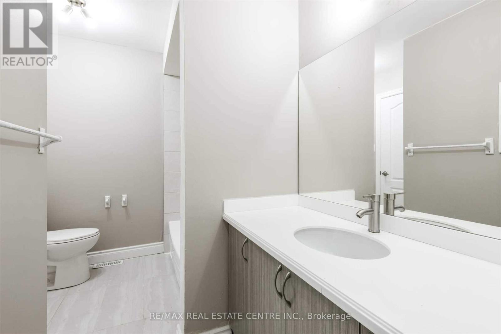 Upper - 83 Autumn Boulevard, Brampton, Ontario  L6T 2W1 - Photo 19 - W12525632