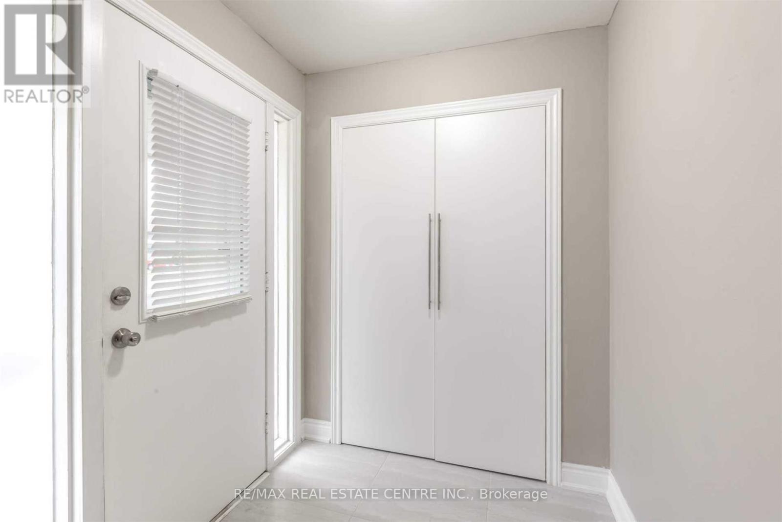 Upper - 83 Autumn Boulevard, Brampton, Ontario  L6T 2W1 - Photo 3 - W12525632