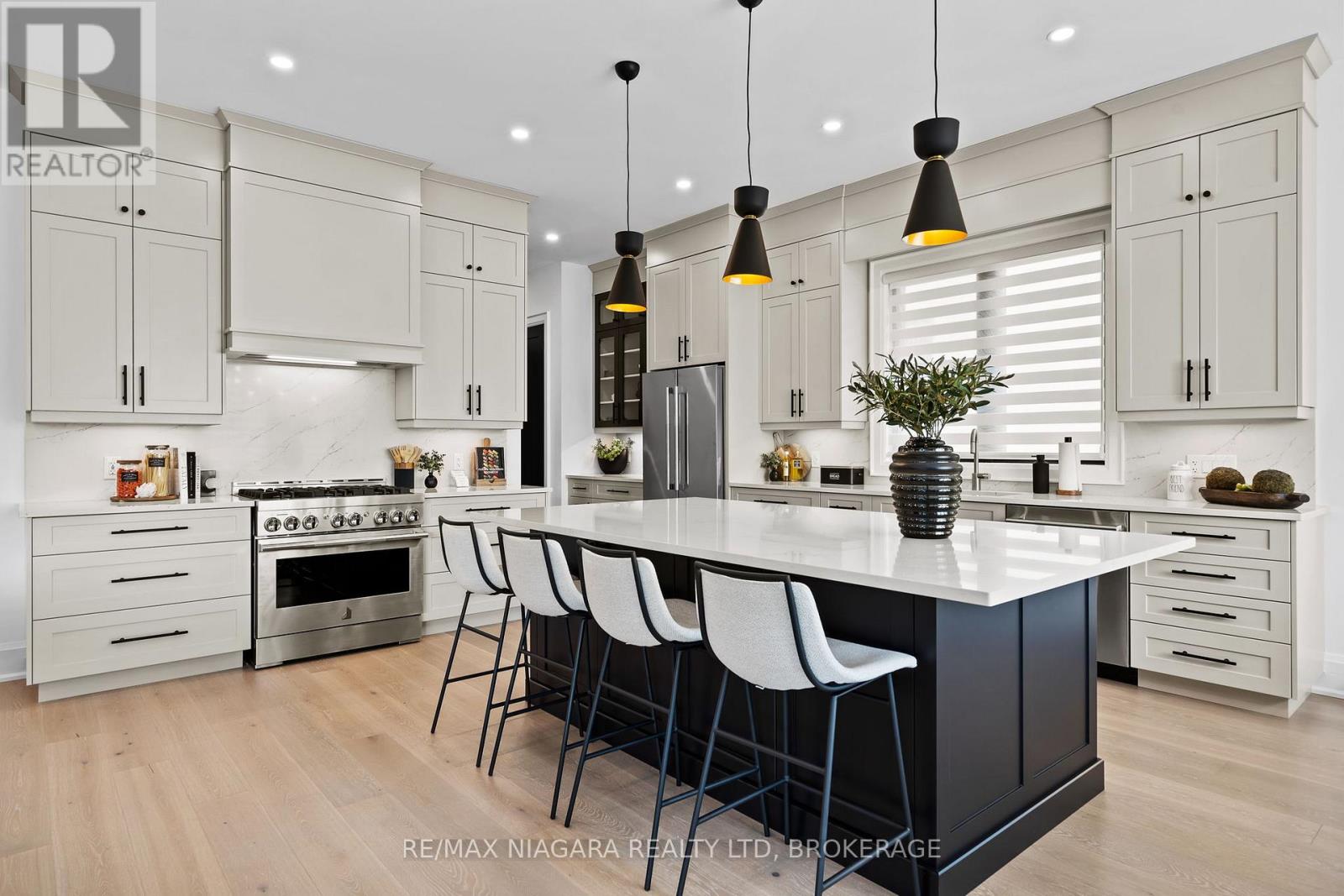 2326 Terravita Drive, Niagara Falls, Ontario L2J 0G1 - Photo 10 - X12525684