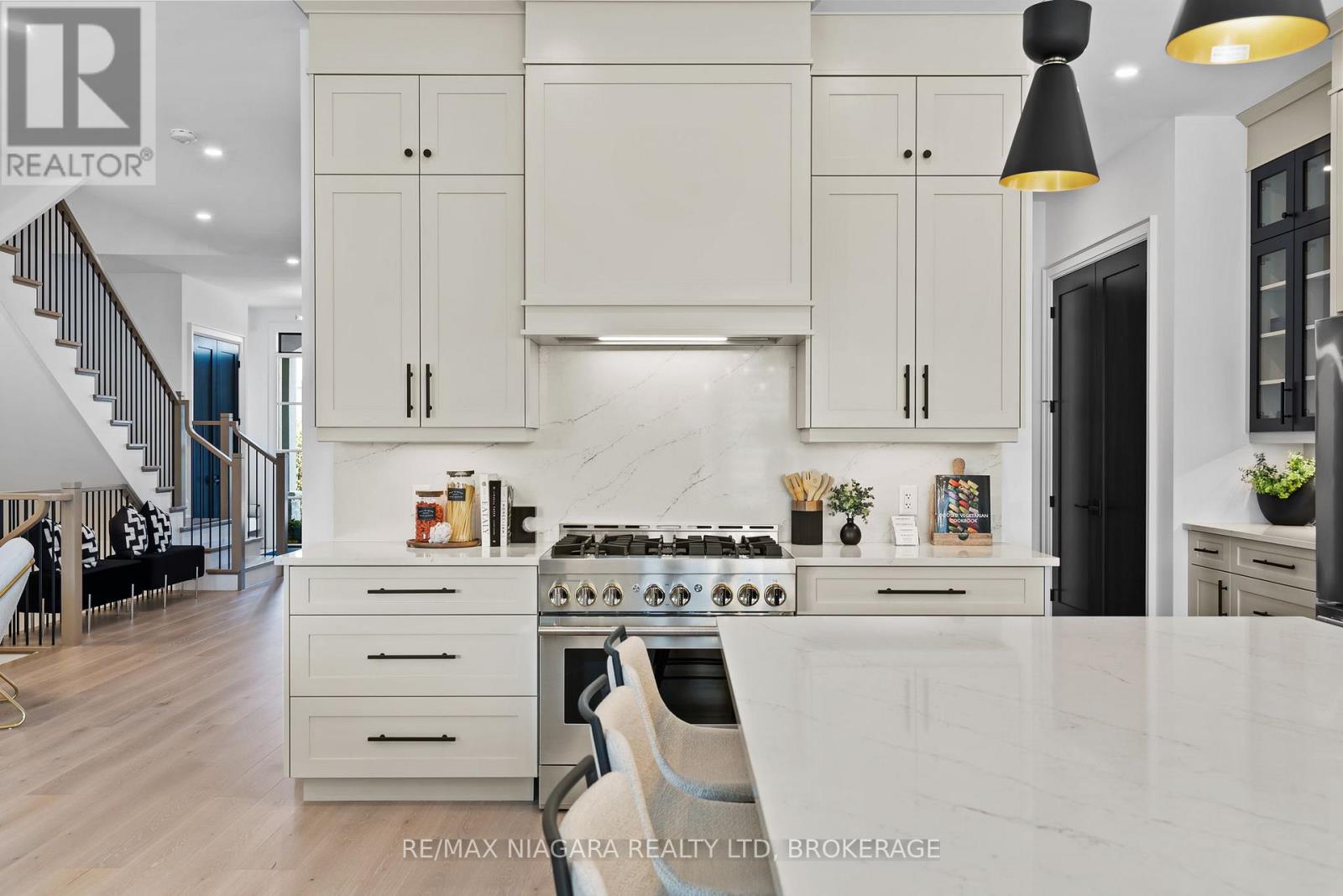 2326 Terravita Drive, Niagara Falls, Ontario L2J 0G1 - Photo 11 - X12525684