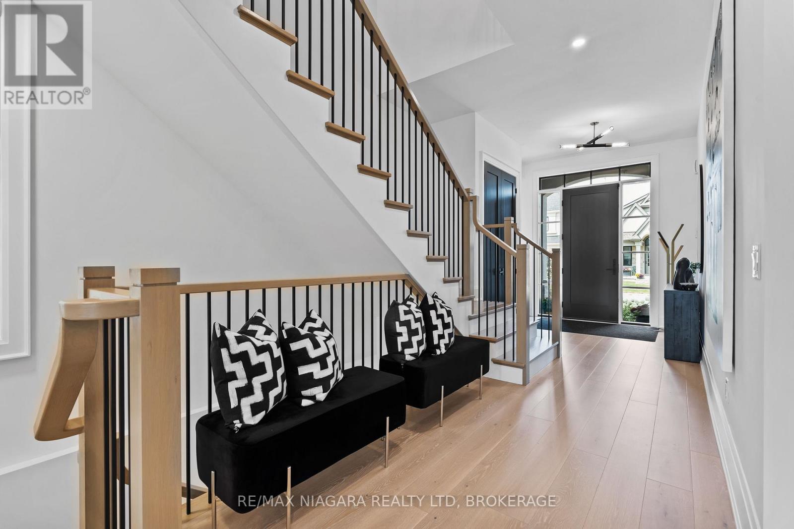 2326 Terravita Drive, Niagara Falls, Ontario L2J 0G1 - Photo 4 - X12525684