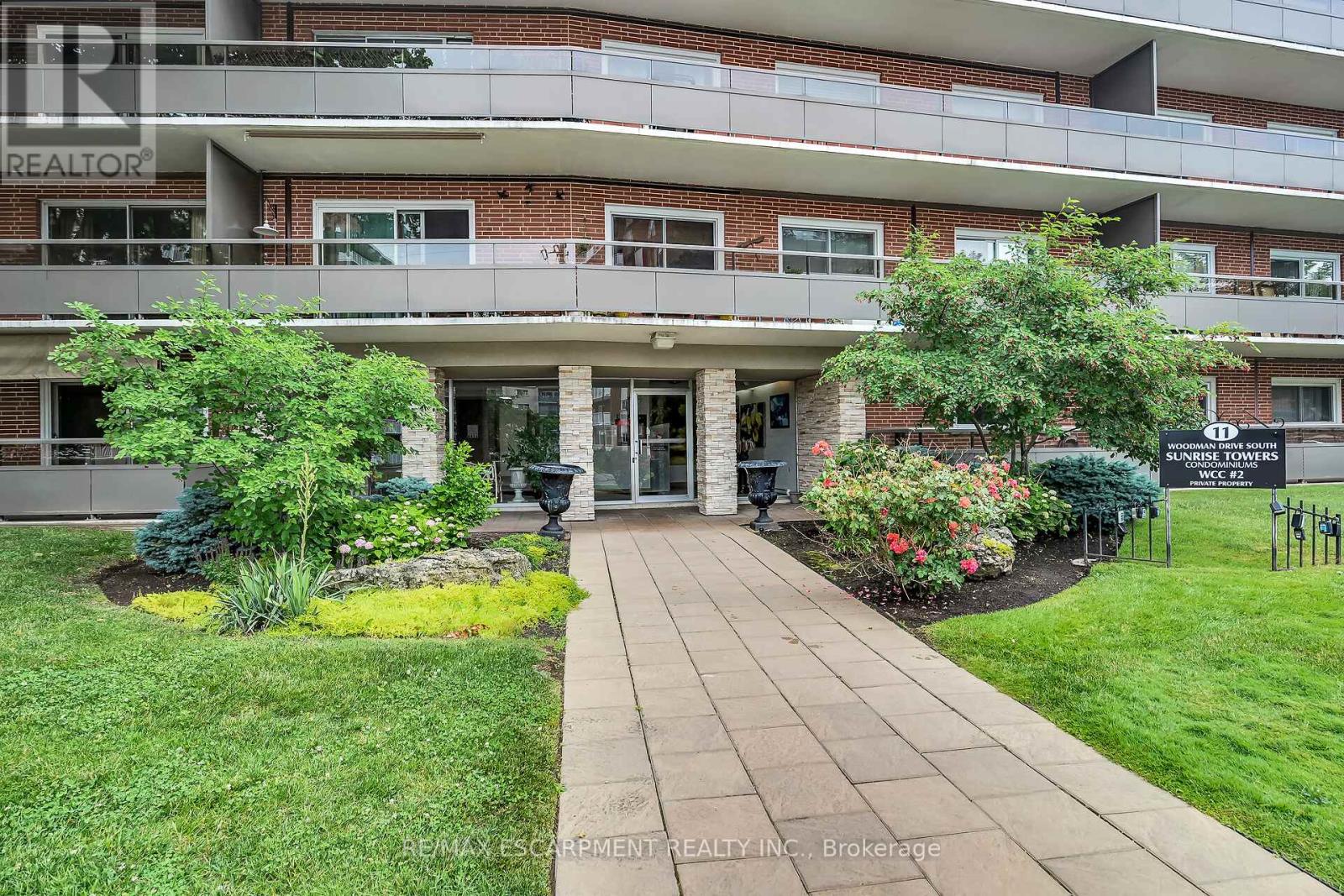 103 - 11 Woodman Drive S, Hamilton, Ontario  L8K 4E3 - Photo 4 - X12525614