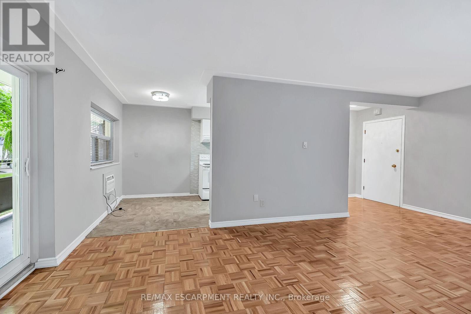 103 - 11 Woodman Drive S, Hamilton, Ontario  L8K 4E3 - Photo 8 - X12525614