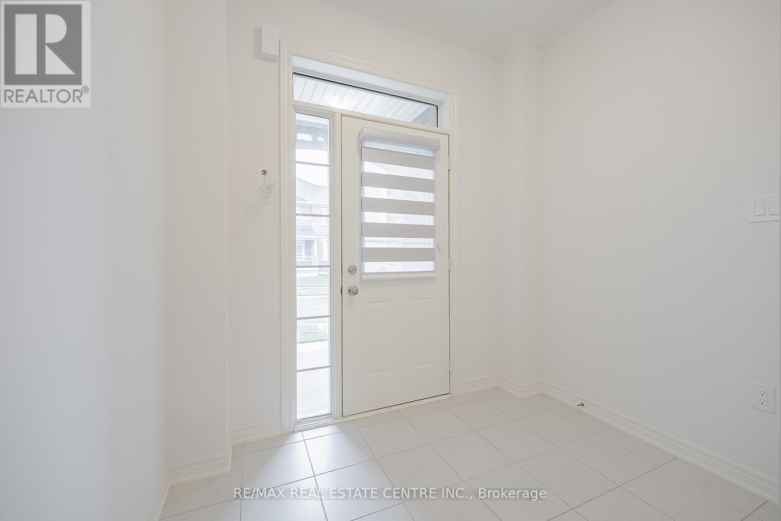 21 Gledhill Crescent, Cambridge, Ontario  N1T 0G4 - Photo 4 - X12525636