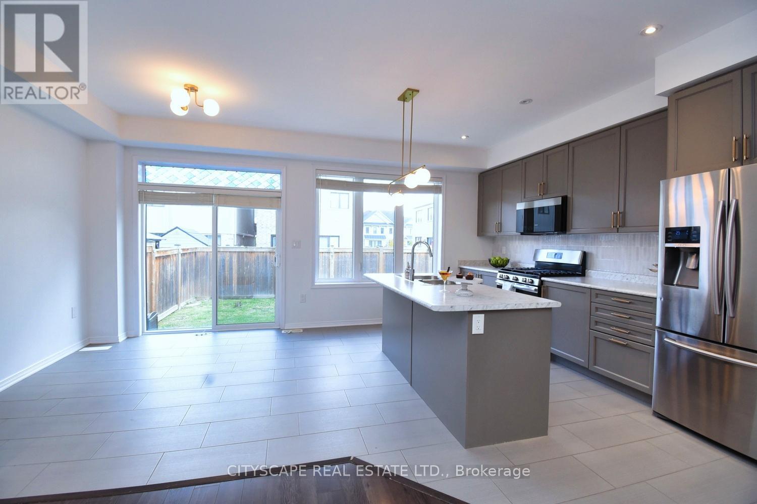 16 Kelso Drive, Haldimand, Ontario  N3W 0B7 - Photo 10 - X12525642