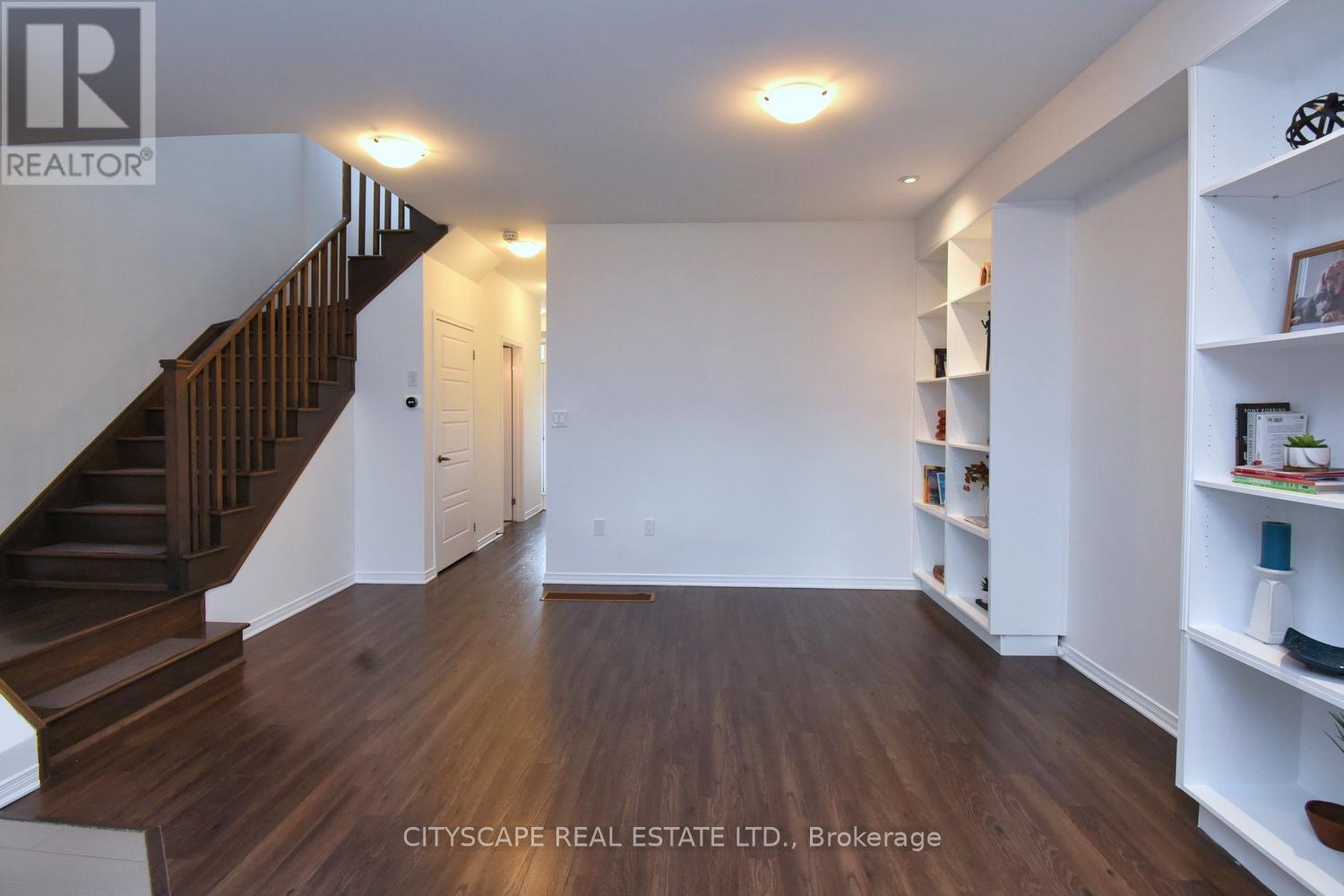 16 Kelso Drive, Haldimand, Ontario  N3W 0B7 - Photo 3 - X12525642