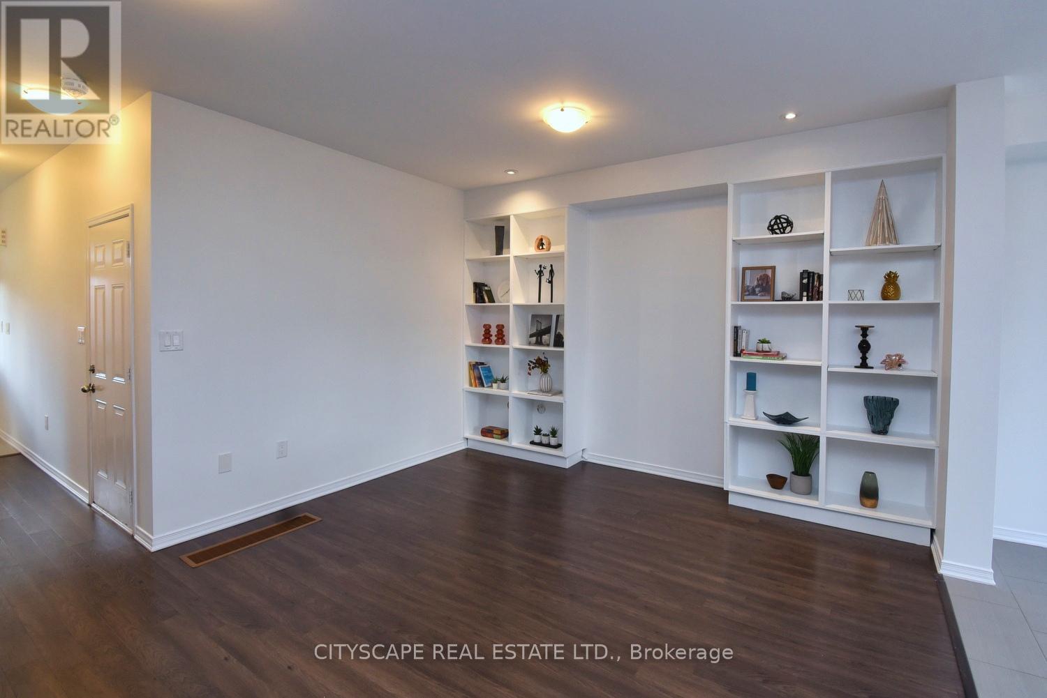 16 Kelso Drive, Haldimand, Ontario  N3W 0B7 - Photo 4 - X12525642