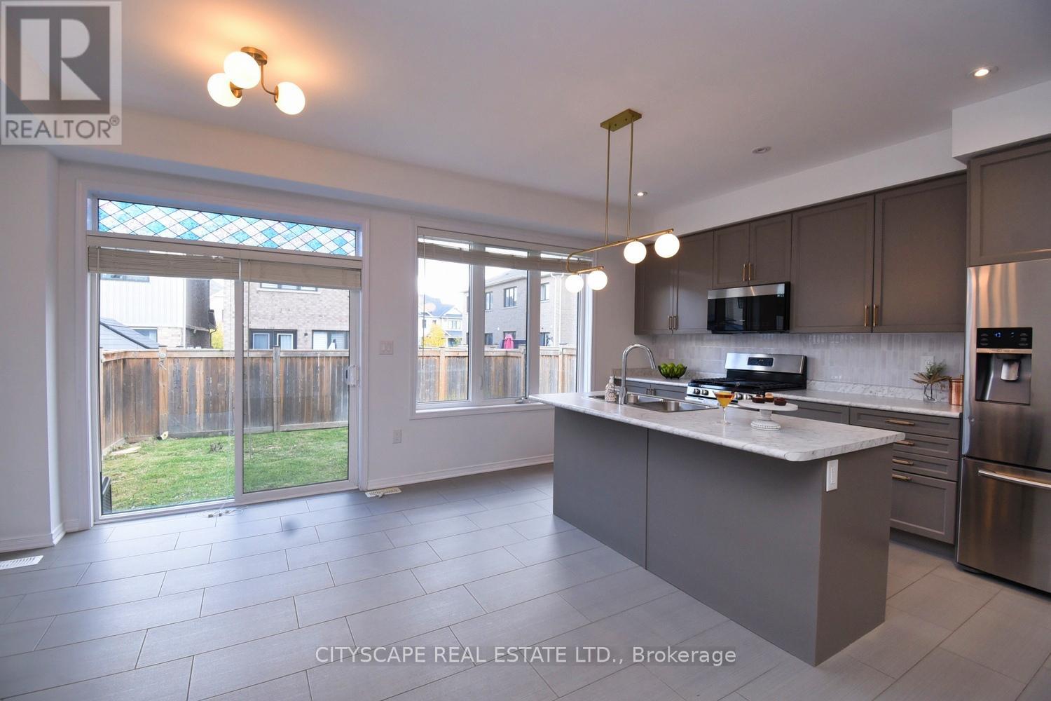 16 Kelso Drive, Haldimand, Ontario  N3W 0B7 - Photo 8 - X12525642