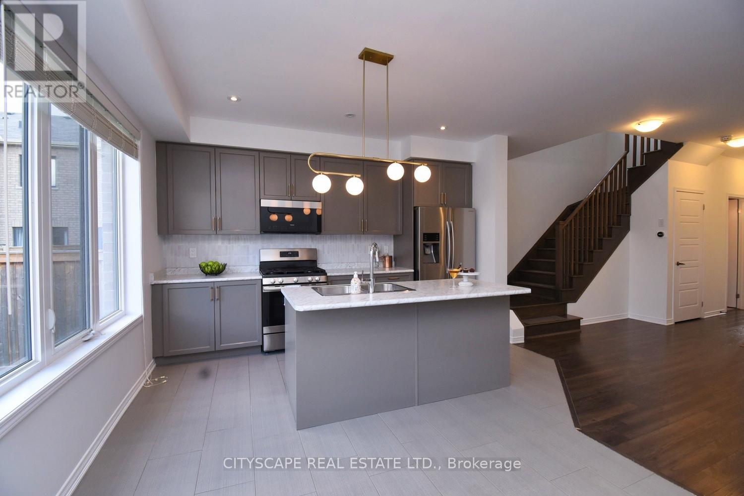 16 Kelso Drive, Haldimand, Ontario  N3W 0B7 - Photo 9 - X12525642