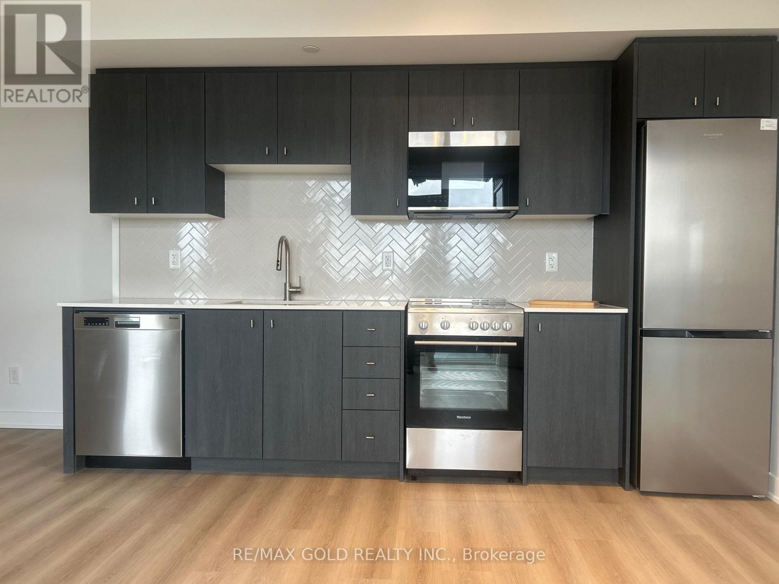 1510 - 25 Wellington Street, Kitchener, Ontario  N2G 0G5 - Photo 7 - X12525658