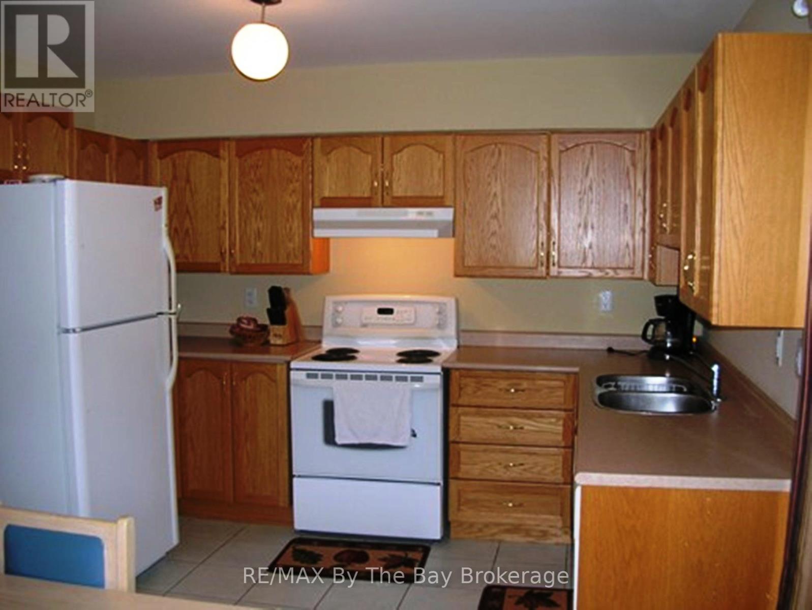 21 Raglan Street, Collingwood, Ontario  L9Y 5J5 - Photo 2 - S12525690