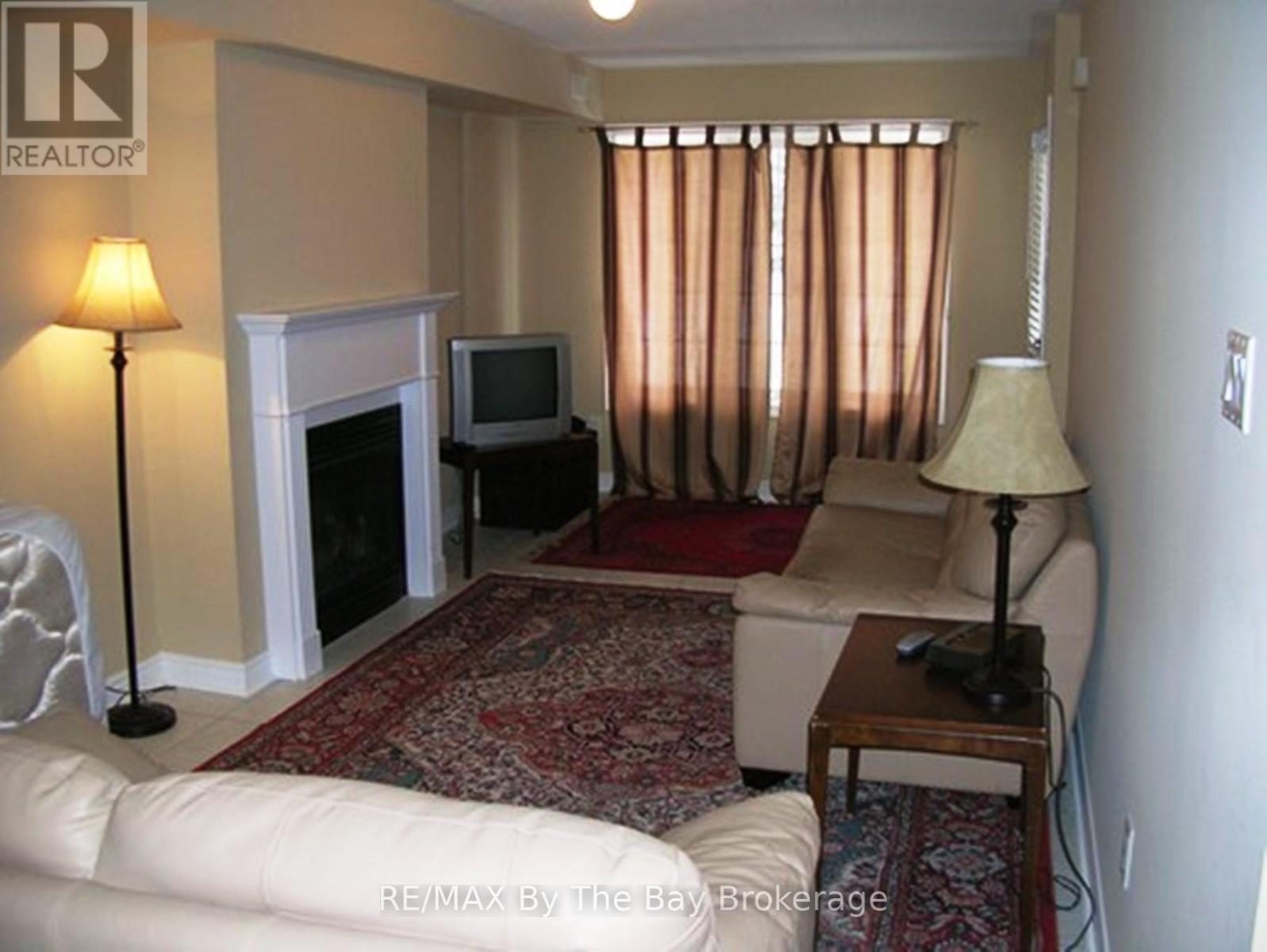 21 Raglan Street, Collingwood, Ontario  L9Y 5J5 - Photo 3 - S12525690