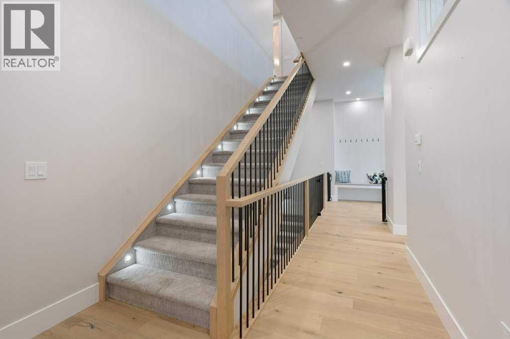 424 Discovery Place Sw, Calgary, Alberta  T3H 3Y3 - Photo 20 - A2237770