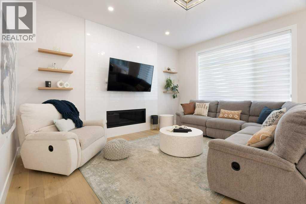 424 Discovery Place Sw, Calgary, Alberta  T3H 3Y3 - Photo 7 - A2237770