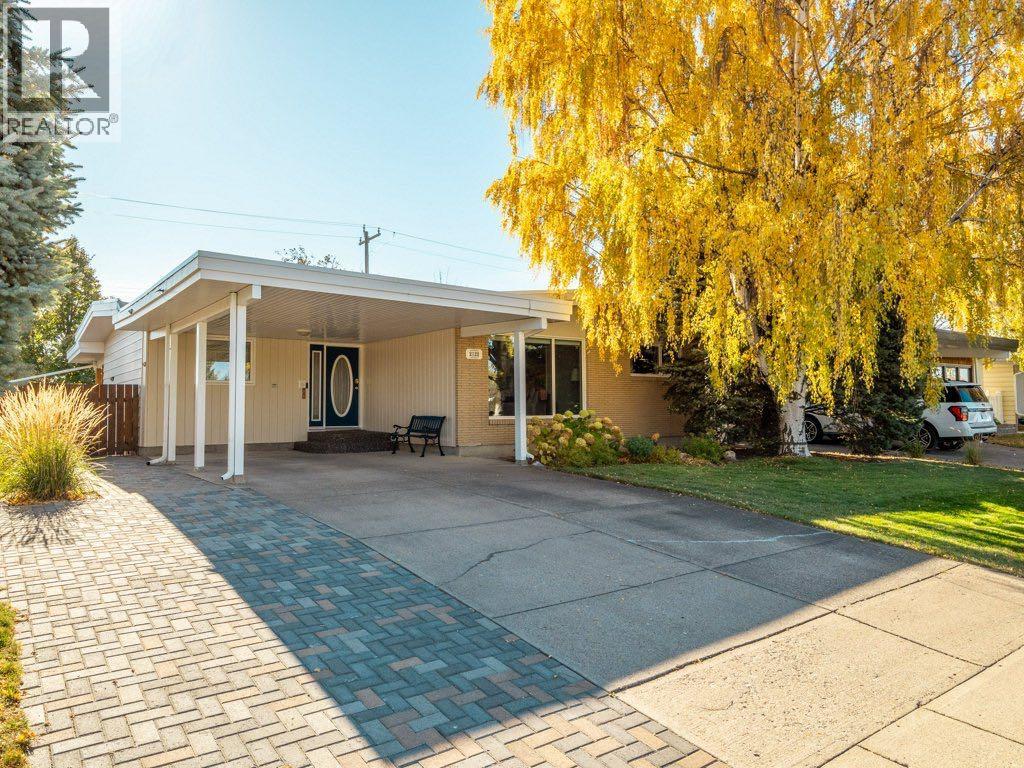 2122 20 Avenue S, Lethbridge, Alberta  T1K 1G5 - Photo 3 - A2266041