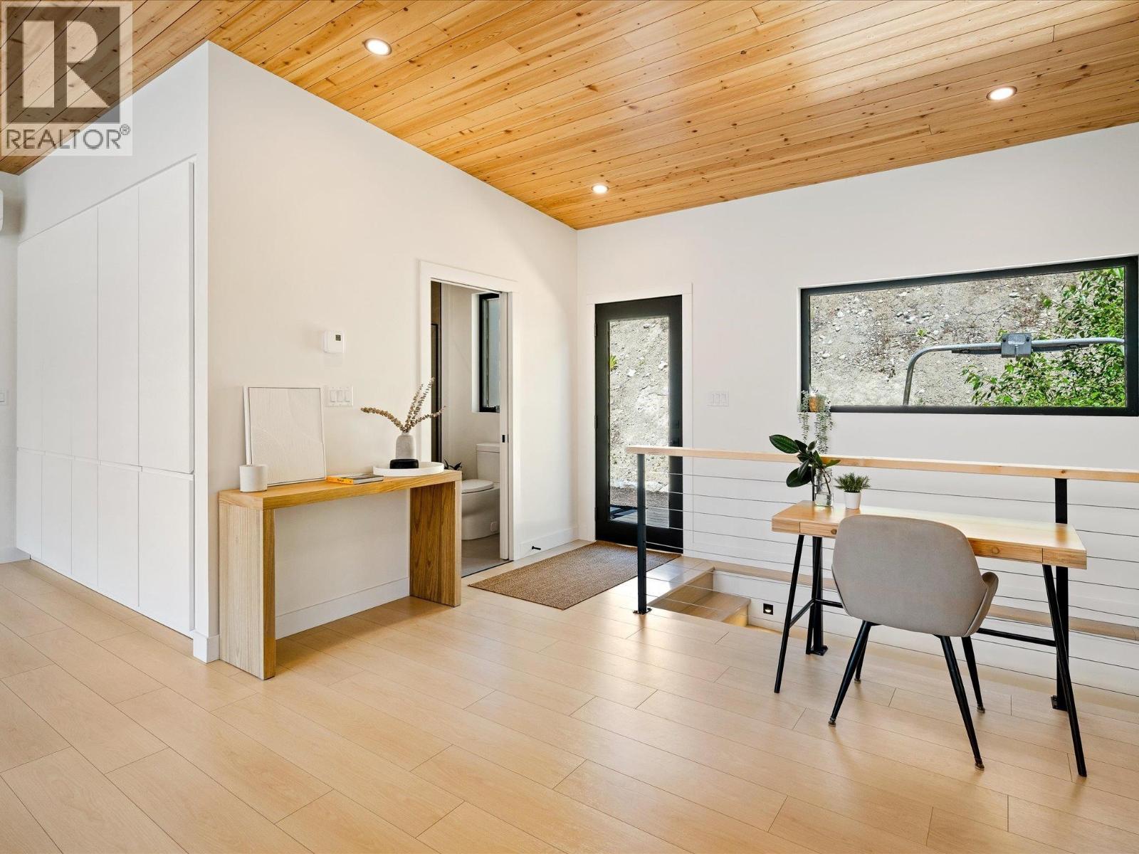 3011 Tenquille Place, Pemberton, British Columbia V0N 2L3 - Photo 11 - R3065961