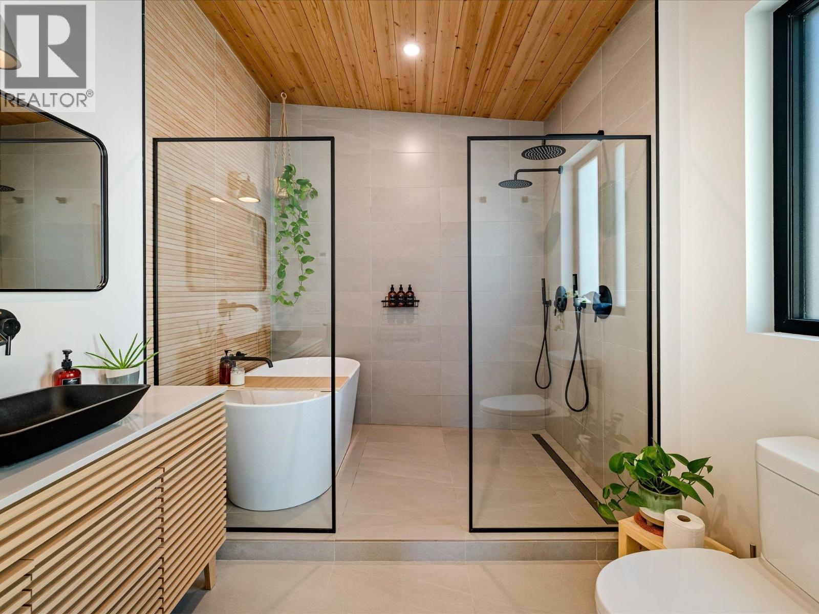 3011 Tenquille Place, Pemberton, British Columbia V0N 2L3 - Photo 12 - R3065961