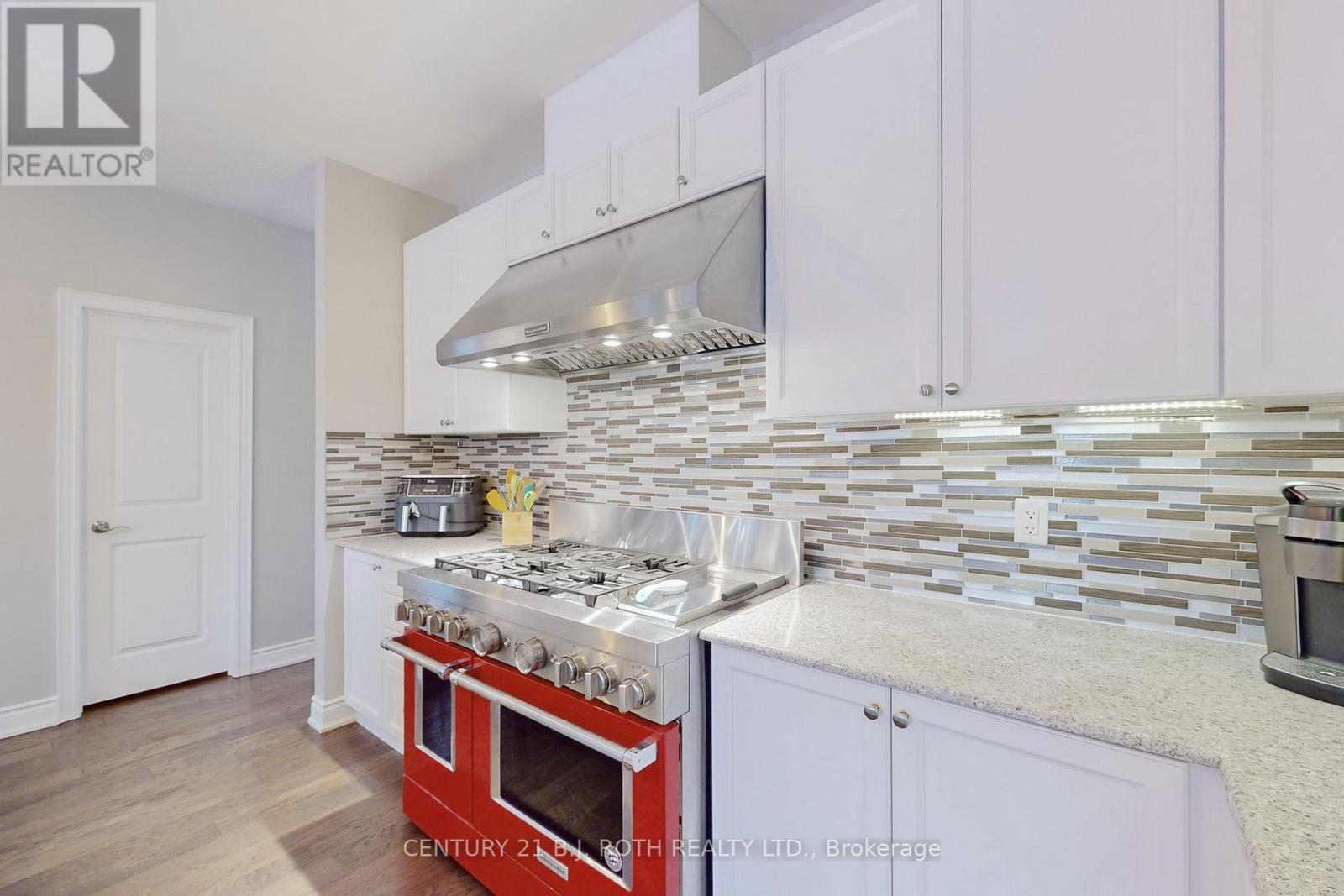 157 Mary Street, Clearview, Ontario L0M 1G0 - Photo 7 - S12479035