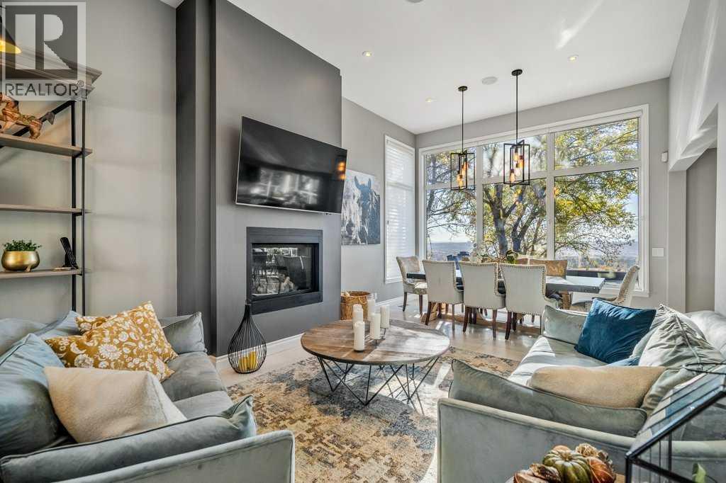 Property at 276 Edenwold Drive NW image 2