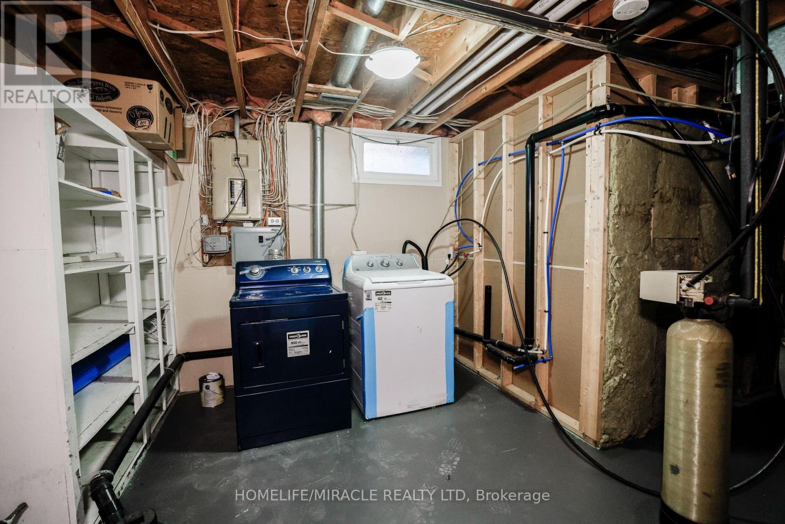 699 Classic Drive, London East, Ontario N6W 5X1 - Photo 34 - X12481078