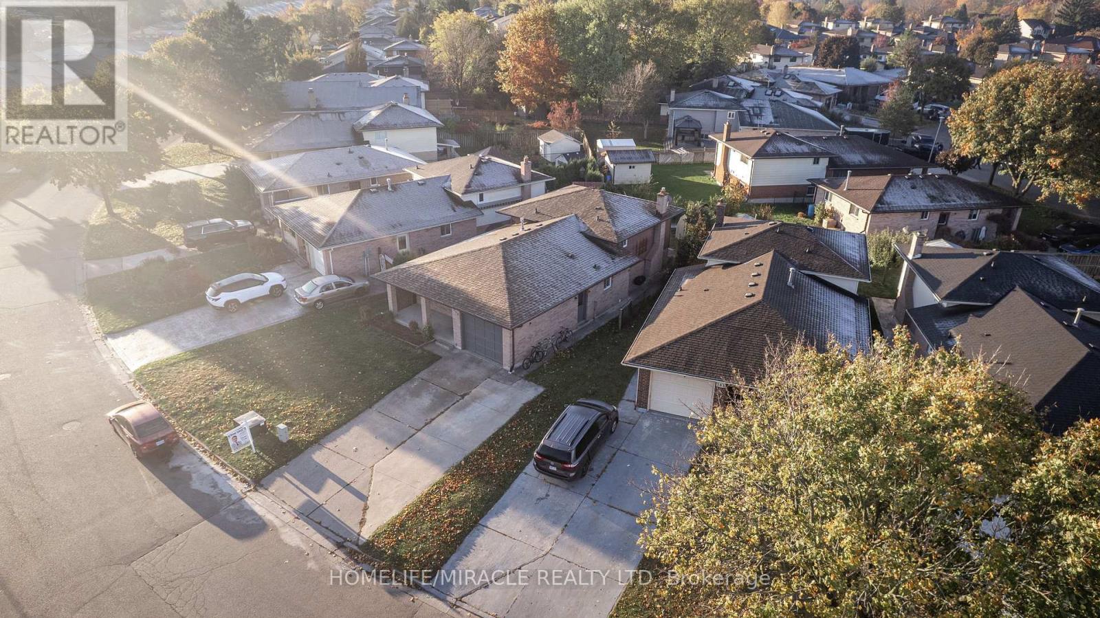 699 Classic Drive, London East, Ontario N6W 5X1 - Photo 5 - X12481078