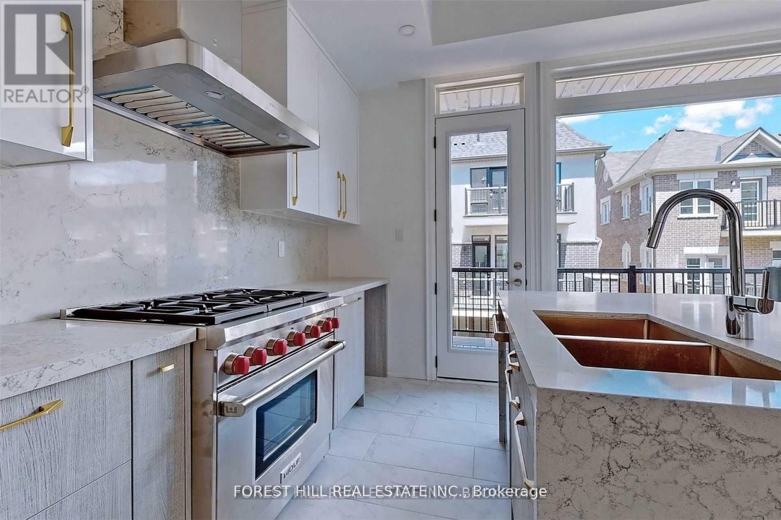 22 Banshee Lane, Richmond Hill, Ontario  L4E 1H3 - Photo 8 - N12525696