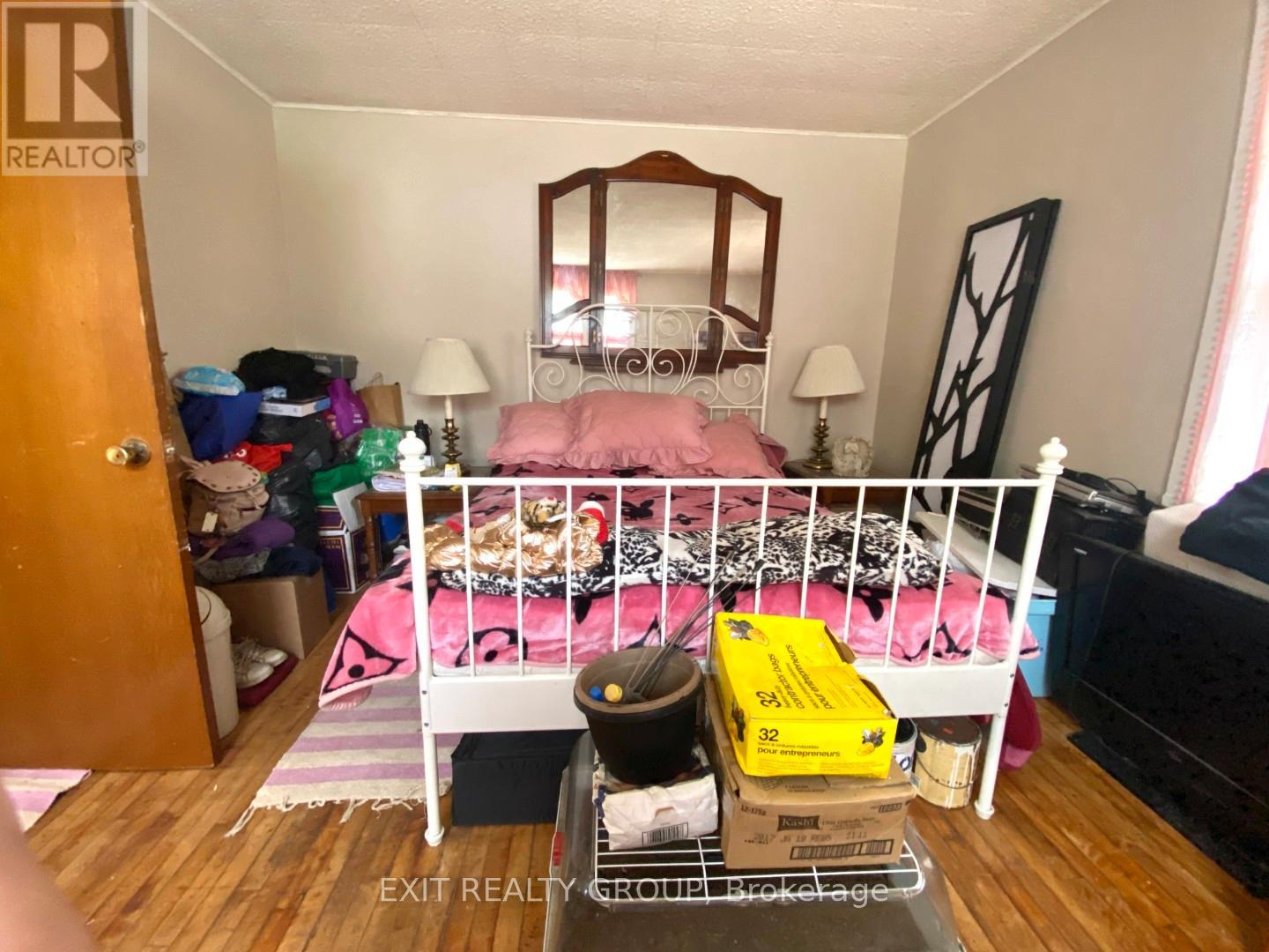 33 Glastonbury Road, Addington Highlands, Ontario K0H 2G0 - Photo 13 - X12525734