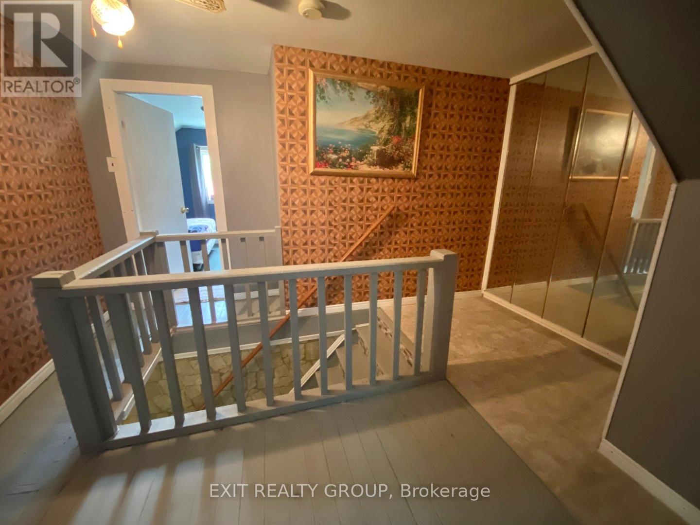 33 Glastonbury Road, Addington Highlands, Ontario K0H 2G0 - Photo 18 - X12525734