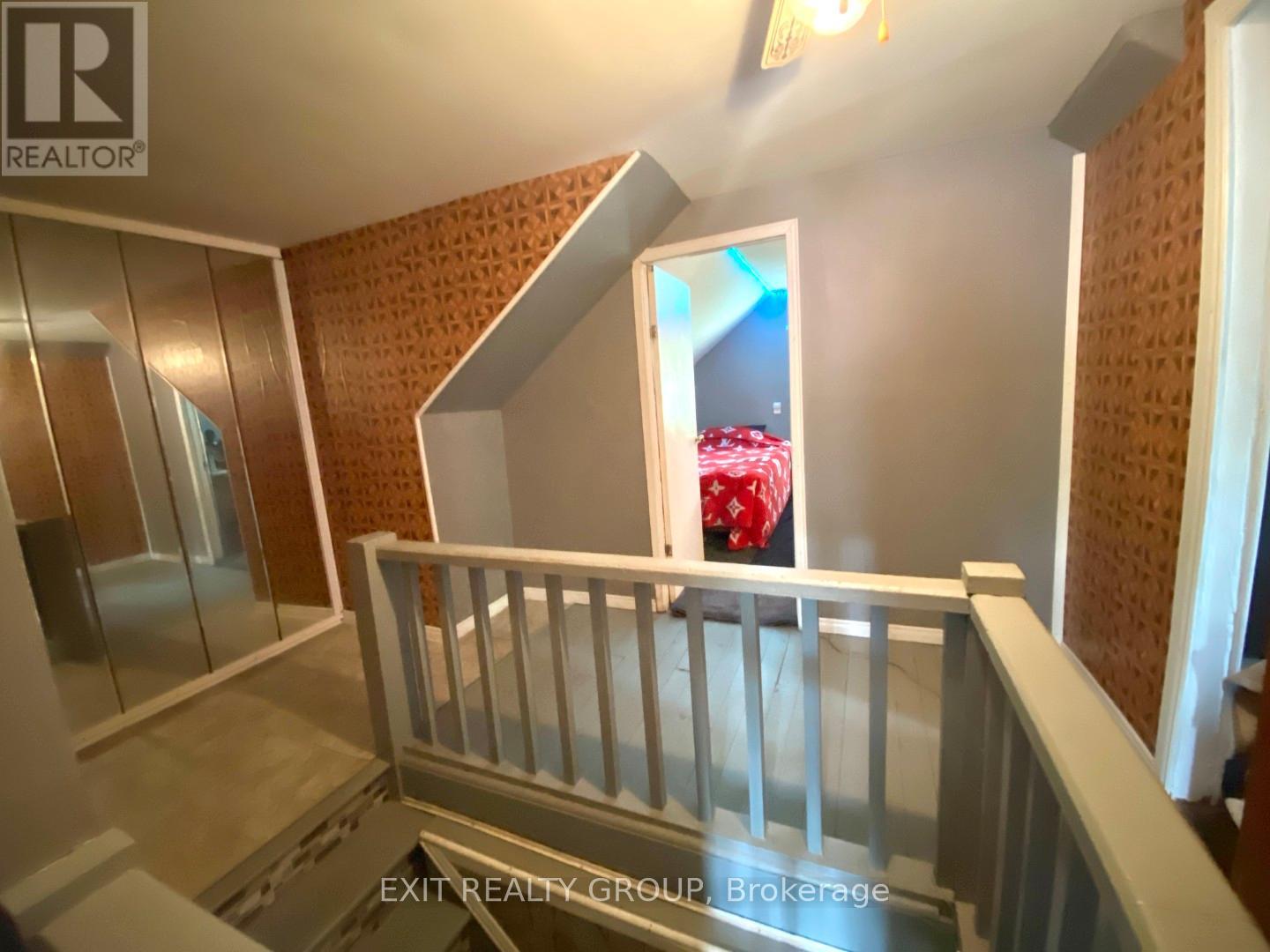 33 Glastonbury Road, Addington Highlands, Ontario K0H 2G0 - Photo 19 - X12525734