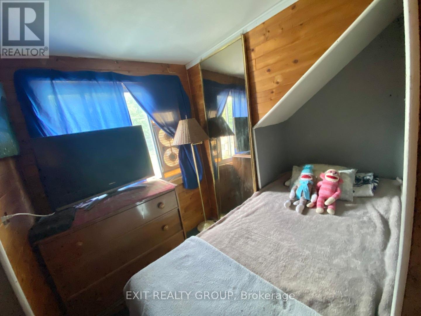 33 Glastonbury Road, Addington Highlands, Ontario K0H 2G0 - Photo 22 - X12525734