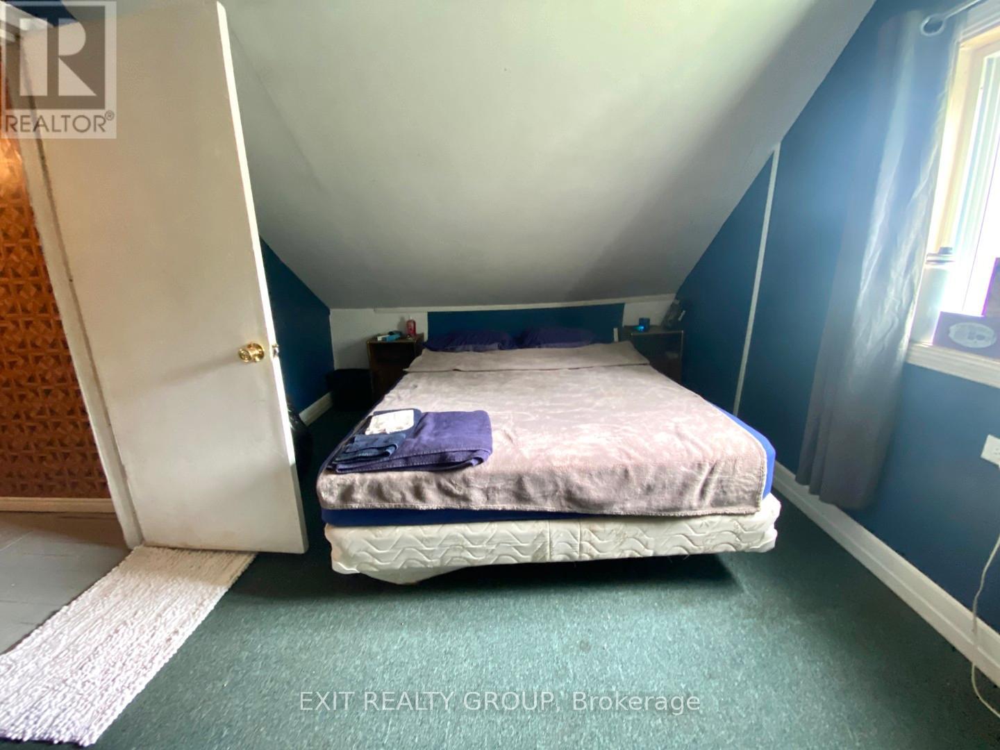 33 Glastonbury Road, Addington Highlands, Ontario K0H 2G0 - Photo 25 - X12525734