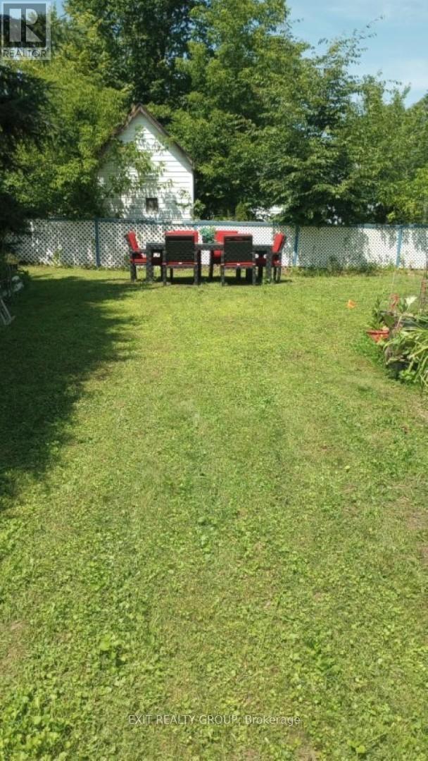 33 Glastonbury Road, Addington Highlands, Ontario K0H 2G0 - Photo 26 - X12525734