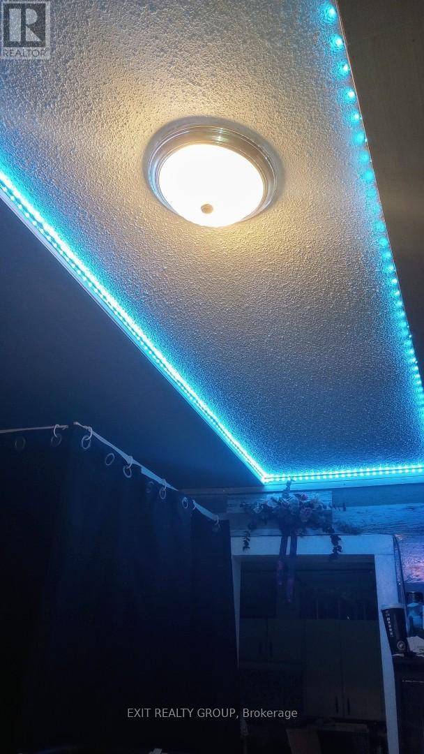 33 Glastonbury Road, Addington Highlands, Ontario K0H 2G0 - Photo 8 - X12525734