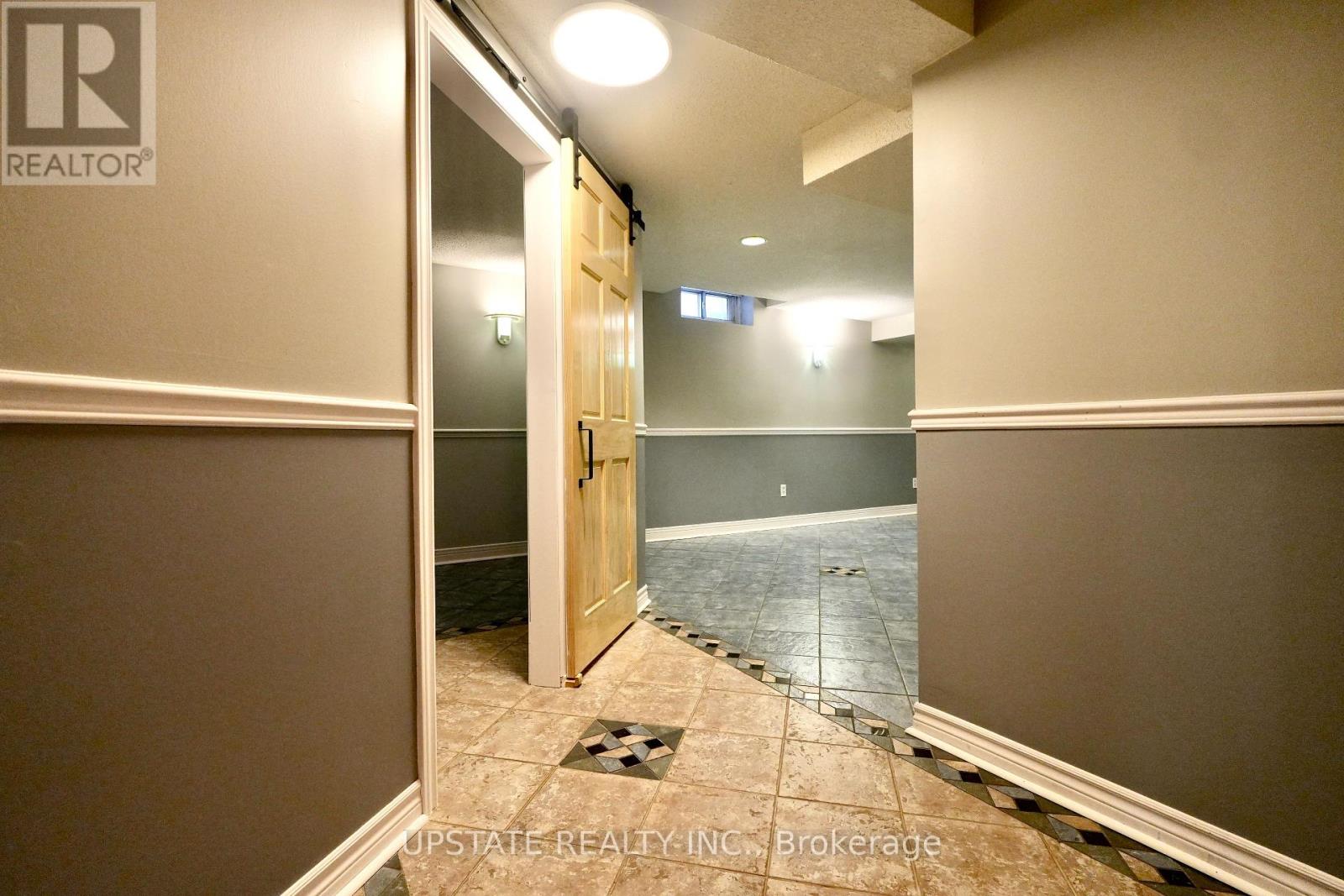 1627 Logandale Drive, Mississauga, Ontario  L5N 4M2 - Photo 3 - W12525672