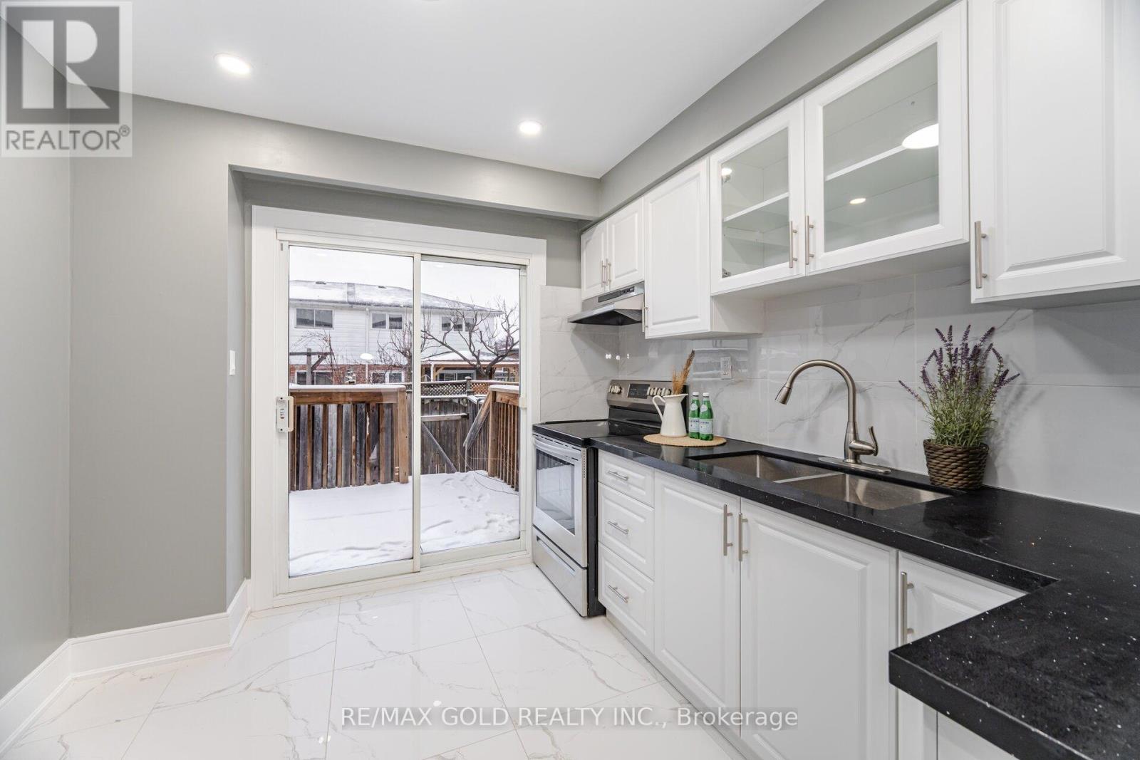 62 - 7500 Goreway Drive, Mississauga, Ontario  L4T 3C7 - Photo 8 - W12525704