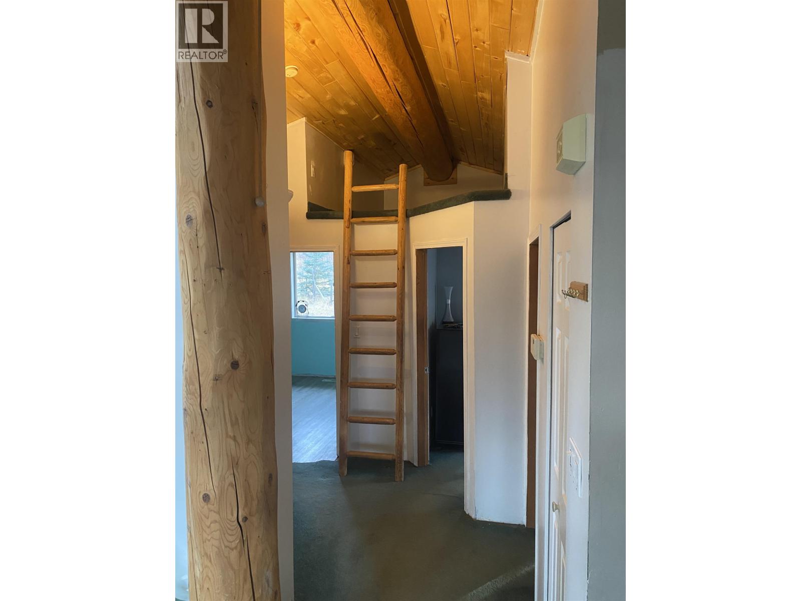 6192 Hunt Road, 100 Mile House, British Columbia  V0K 2E3 - Photo 17 - R3058245