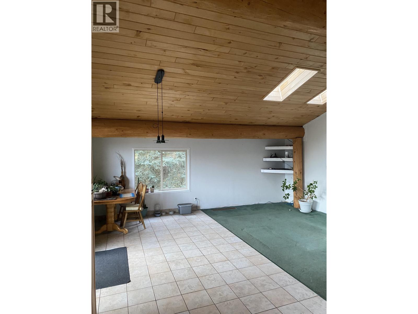 6192 Hunt Road, 100 Mile House, British Columbia  V0K 2E3 - Photo 12 - R3058245